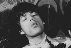 tumblr_mmq1862Il41qc2wemo1_250