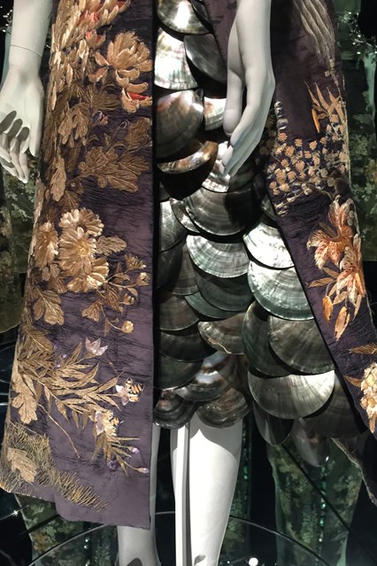 Savage-Beauty-43-Vogue-12Mar15-pr_b_426x639